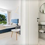 Aurora Beachfront Luxury Rooms&suites Πανσιόν 4*