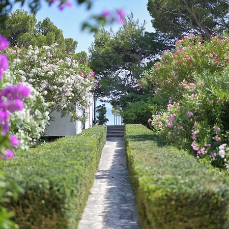 Aurora Beachfront Luxury Rooms&suites Maison d'hôtes 4*