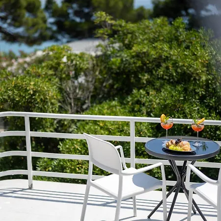 Aurora Beachfront Luxury Rooms&suites 4* Brela