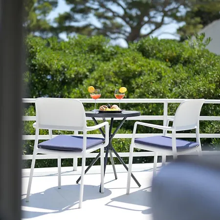 Aurora Beachfront Luxury Rooms&suites بريلا