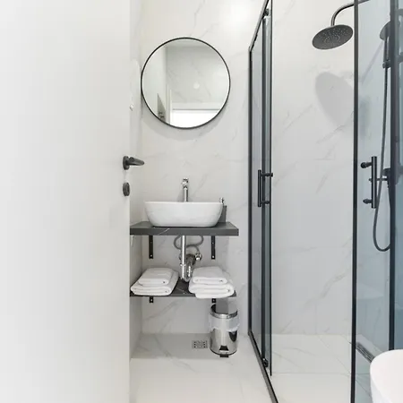 Aurora Beachfront Luxury Rooms&suites بيت ضيافة 4*