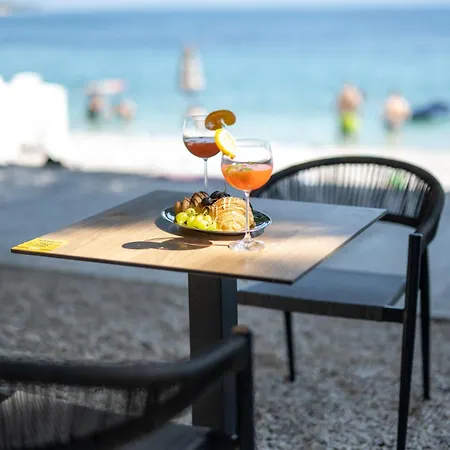 Pensionat Aurora Beachfront Luxury Rooms&suites