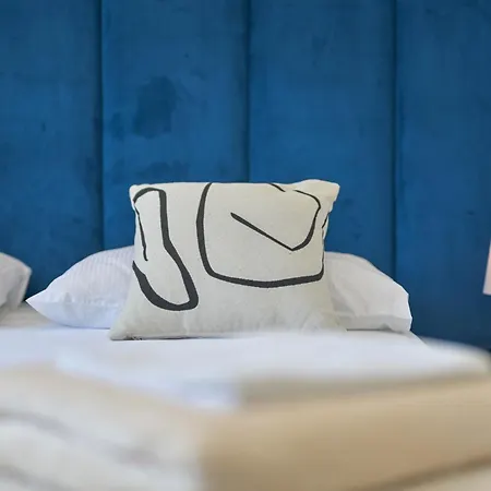 Aurora Beachfront Luxury Rooms&suites Pensionat 4*