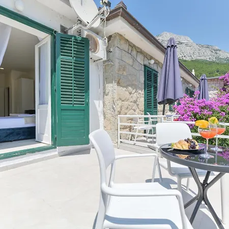 Aurora Beachfront Luxury Rooms&suites 4* Brela