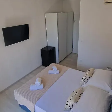 Penzion Aurora Beachfront Luxury Rooms&suites Brela