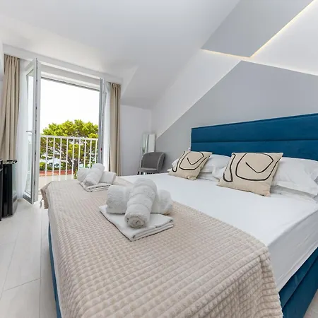 Pensionat Aurora Beachfront Luxury Rooms&suites 4*