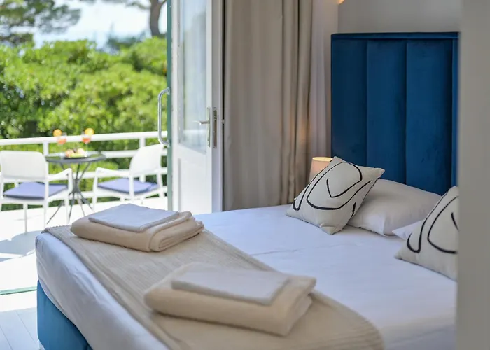Aurora Beachfront Luxury Rooms&suites 4*