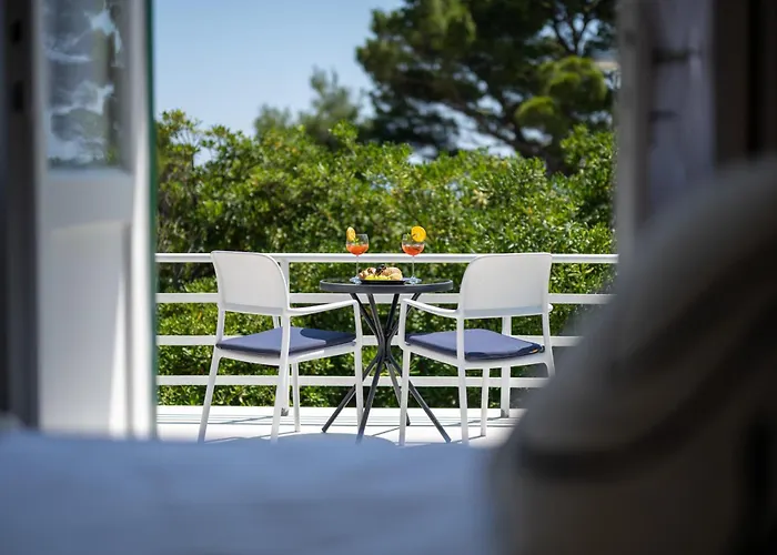 Aurora Beachfront Luxury Rooms&suites 4*