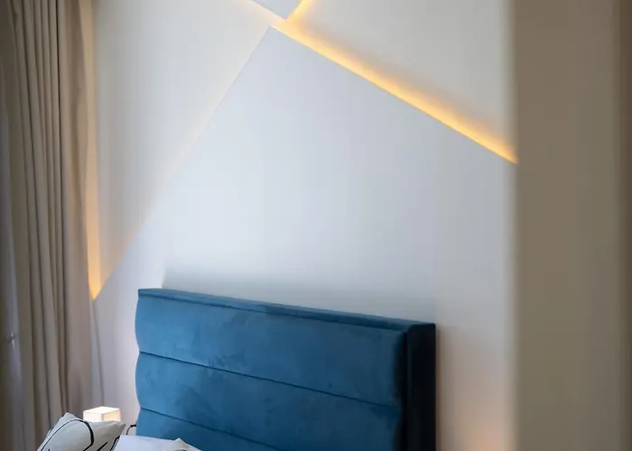 Aurora Beachfront Luxury Rooms&suites בית הארחה 4*