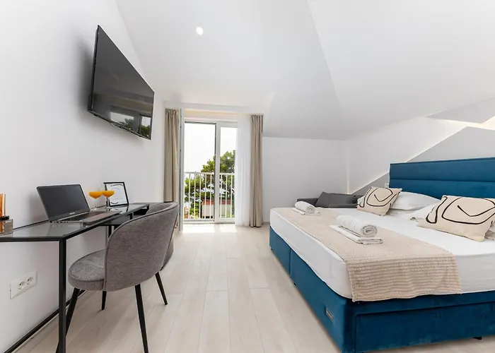 Aurora Beachfront Luxury Rooms&suites